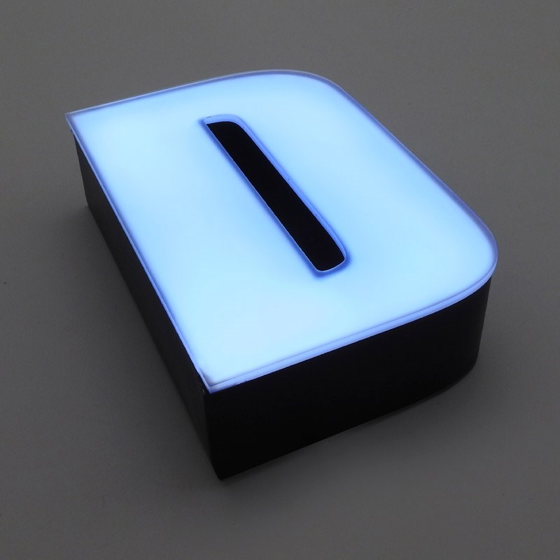 Bild von Channel Letter Side Stainless Steel with BLACK & WHITE methacrylate front 0114