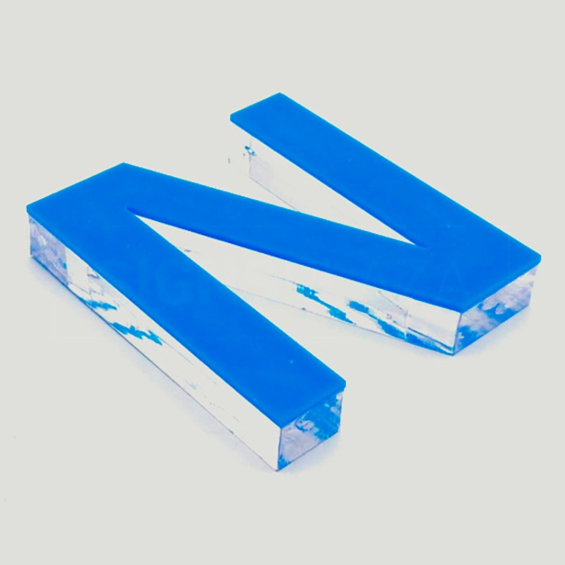Picture of Channel Letters Side transparent methacrylate with color methacrylate front 2020M
